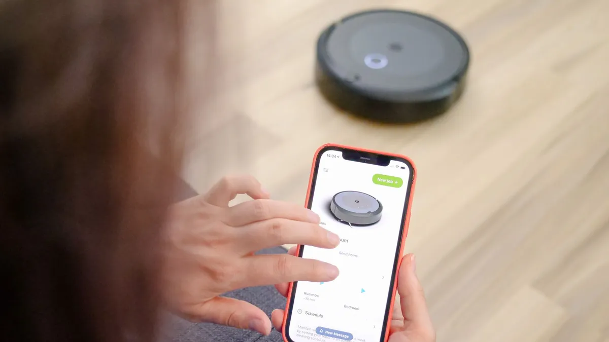 Smart-Home-Steuerung per Smartphone-App, wie sie Rucker Elektro in München einrichtet