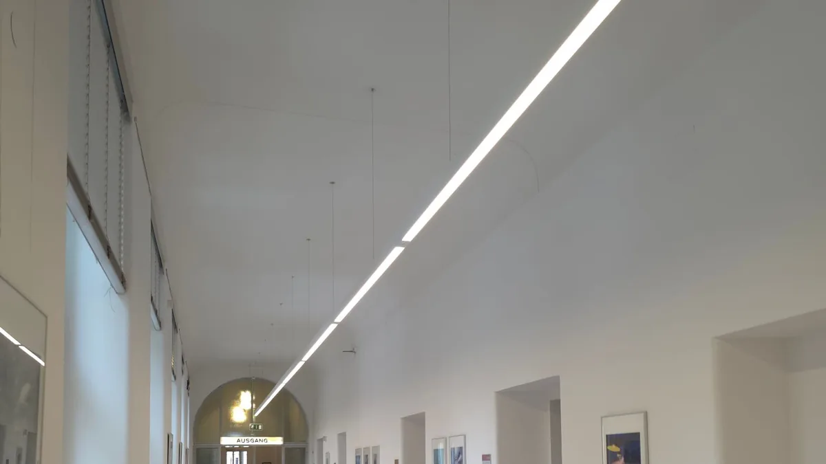 Klinikbereich der Augenklinik München nach der Umrüstung auf LED-Beleuchtung durch Rucker Elektro