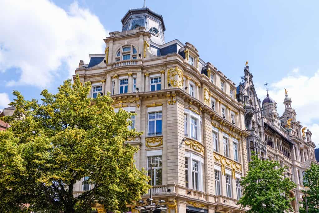 Historischer Altbau in München mit modernisierter Elektroinstallation für mehr Sicherheit und Energieeffizienz